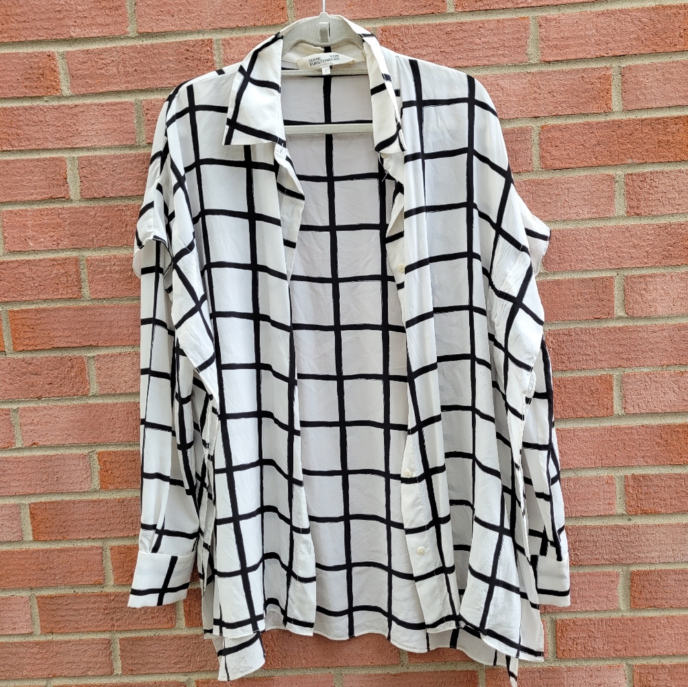 Women's Black and White Checkered Top - Picture 3 of 7